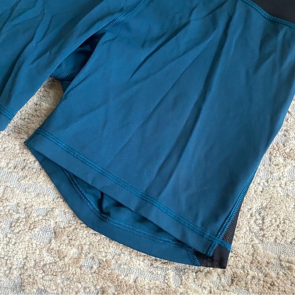 Lululemon Train Times Short 6" in Nile Blue / Black Biker Shorts Teal: Size 10 - Picture 3 of 10